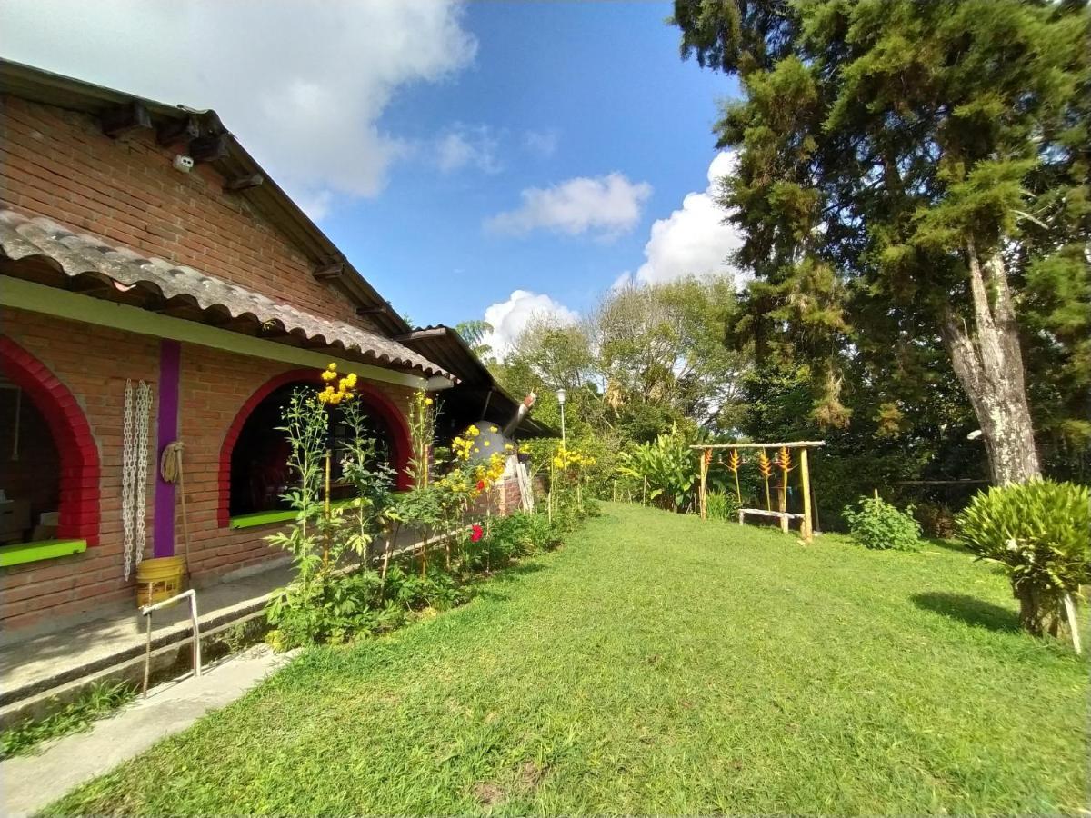 La Acuarela, Posada De La Monita เปเรย์รา ภายนอก รูปภาพ