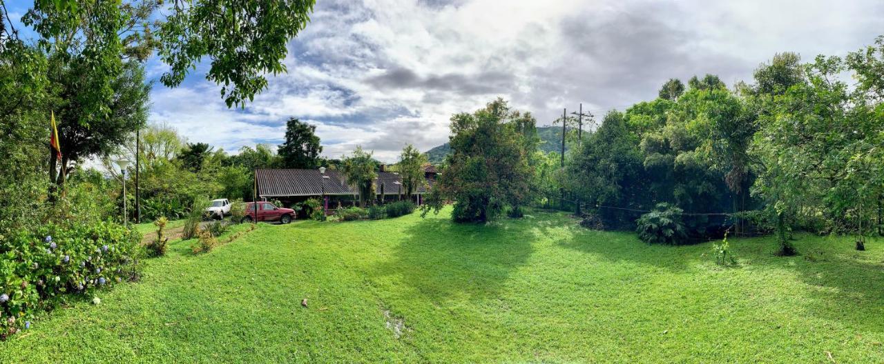 La Acuarela, Posada De La Monita เปเรย์รา ภายนอก รูปภาพ