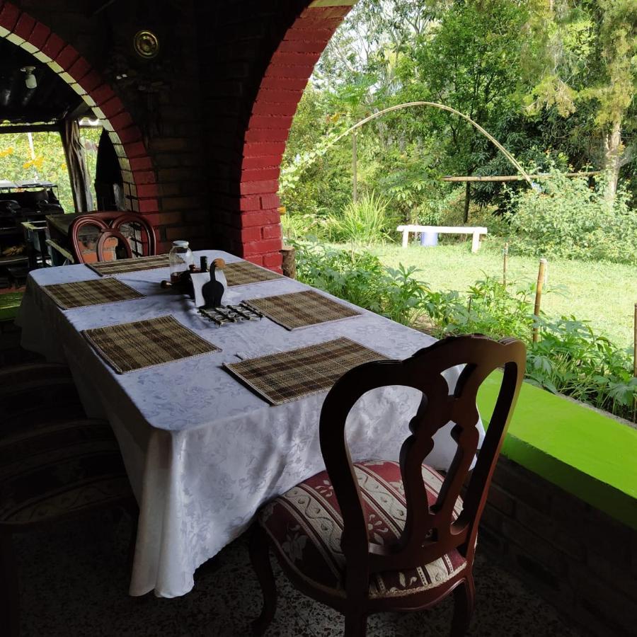 La Acuarela, Posada De La Monita เปเรย์รา ภายนอก รูปภาพ